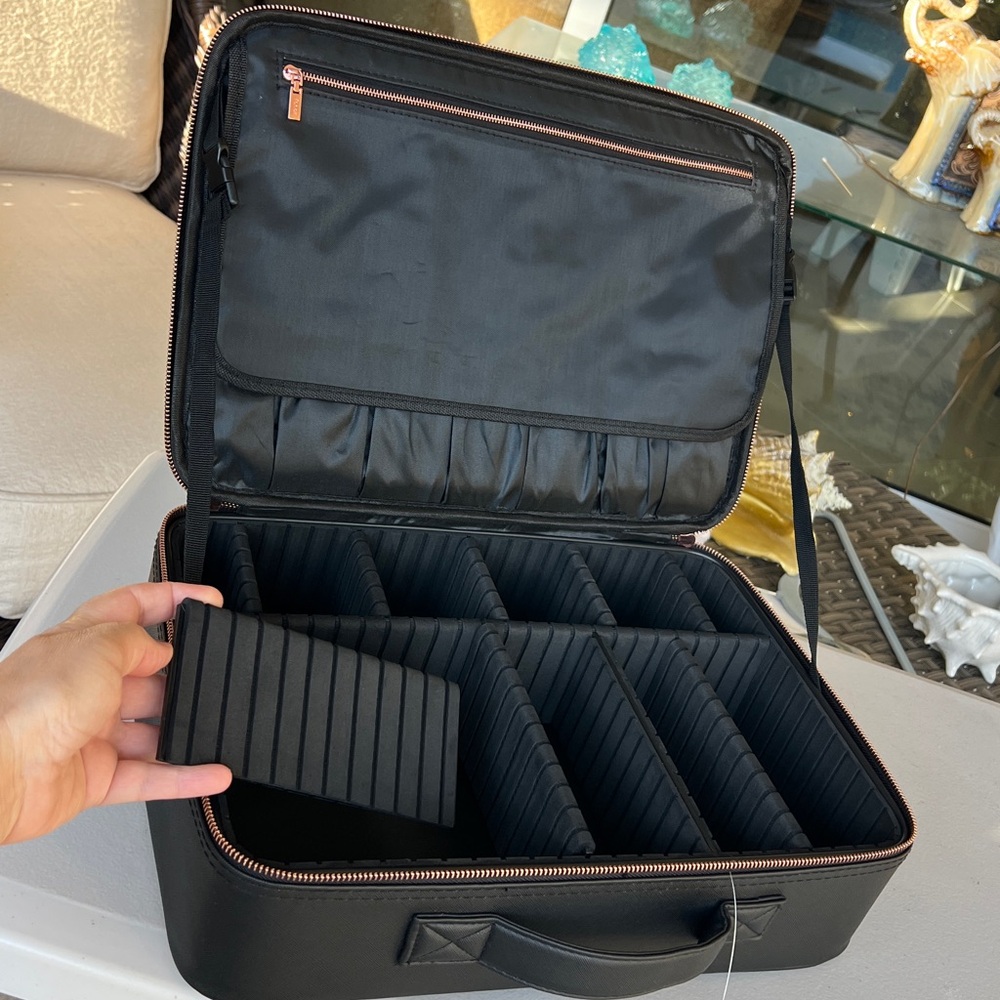 FANCII Madison GLOBETROTTER Travel Makeup Case Large white black